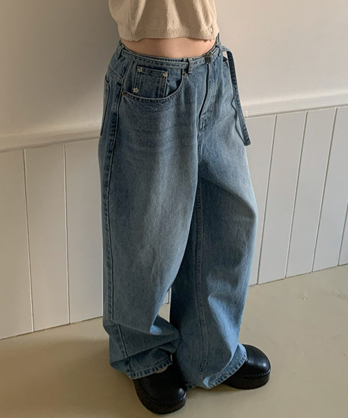 TTUDEMENT（トュードメント）の「EMBROIDERED DENIM PANTS_LIGHT BLUE（デニムパンツ・レディース・その他・SMALL/MEDIUM）」の2枚目の写真