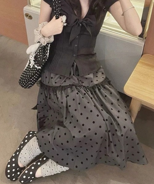Sibra(シブラ)の「ドット柄レース切替サイドポケットティアードスカート(スカート・レディース・ダークグレー・M)」の5枚目の写真