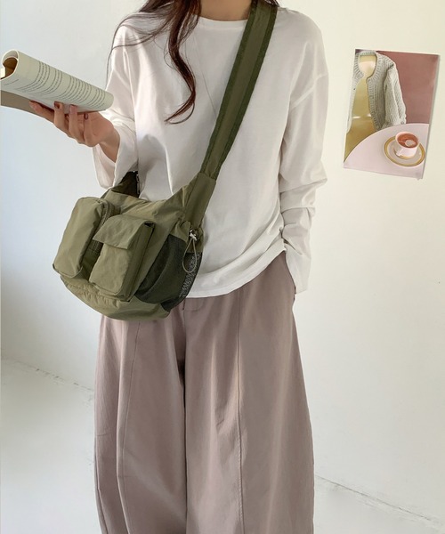 Alum'(アルム)の「ユーティリティクロスボディバッグ(ショルダーバッグ・レディース・ブルー/ホワイト/ブラック/グリーン・FREE)」の16枚目の写真