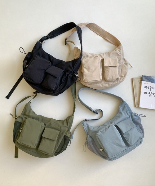 Alum'(アルム)の「ユーティリティクロスボディバッグ(ショルダーバッグ・レディース・ブルー/ホワイト/ブラック/グリーン・FREE)」の5枚目の写真