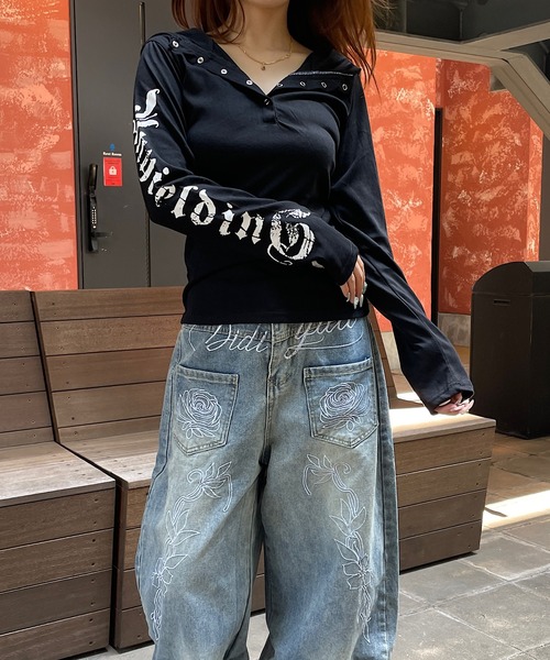 ROGER AND RAW（ロジャーアンドロウ）の「フーディーヘンリーネック プリントロンT（Tシャツ/カットソー・レディース・ホワイト/ブラック・FREE）」の12枚目の写真