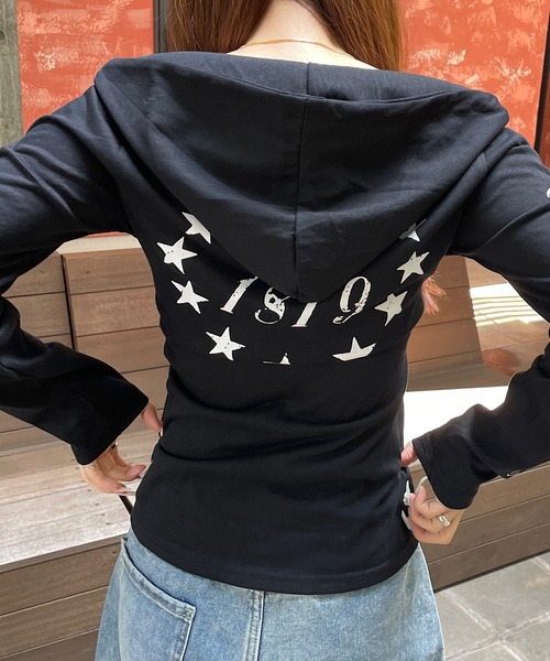 ROGER AND RAW（ロジャーアンドロウ）の「フーディーヘンリーネック プリントロンT（Tシャツ/カットソー・レディース・ホワイト/ブラック・FREE）」の7枚目の写真