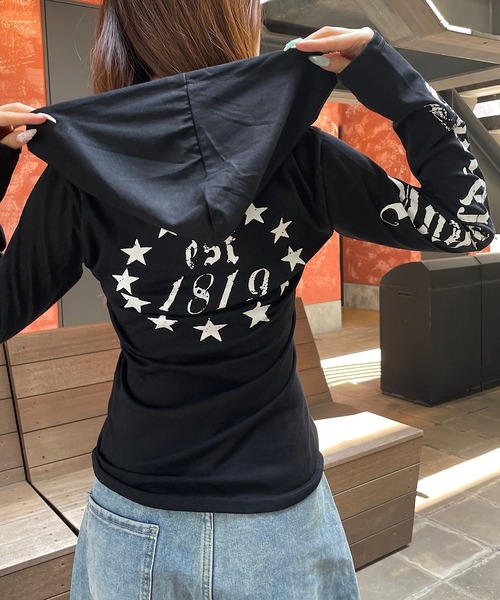 ROGER AND RAW（ロジャーアンドロウ）の「フーディーヘンリーネック プリントロンT（Tシャツ/カットソー・レディース・ホワイト/ブラック・FREE）」の8枚目の写真