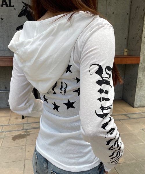 ROGER AND RAW（ロジャーアンドロウ）の「フーディーヘンリーネック プリントロンT（Tシャツ/カットソー・レディース・ホワイト/ブラック・FREE）」の19枚目の写真