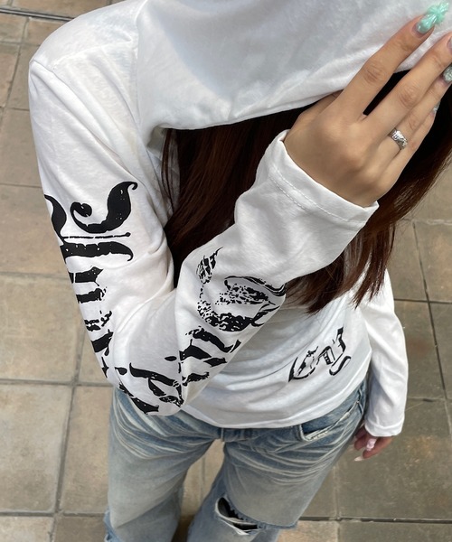 ROGER AND RAW（ロジャーアンドロウ）の「フーディーヘンリーネック プリントロンT（Tシャツ/カットソー・レディース・ホワイト/ブラック・FREE）」の21枚目の写真