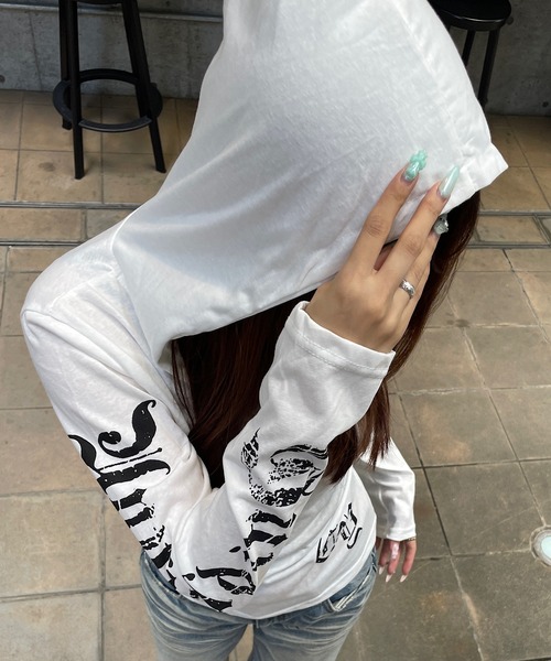 ROGER AND RAW（ロジャーアンドロウ）の「フーディーヘンリーネック プリントロンT（Tシャツ/カットソー・レディース・ホワイト/ブラック・FREE）」の22枚目の写真