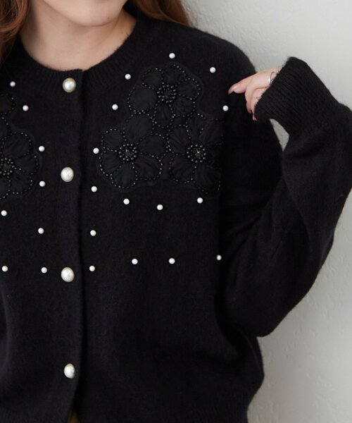 Remind me and forever(リマインドミーアンドフォーエバー)の「モチーフ刺繍カーディガン(ニット/セーター・レディース・ブラック/グレー/アイボリー・FREE)」の6枚目の写真