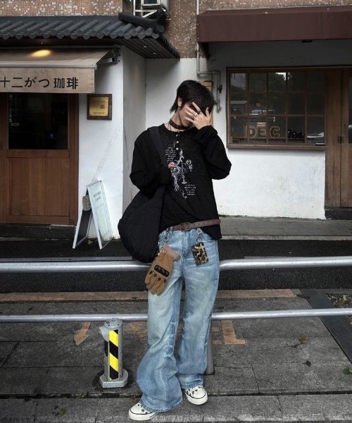 FreeZone(フリーゾーン)の「ゴシックアートプリント ヘンリーネック シアーロング T(Tシャツ/カットソー・メンズ・ホワイト/ブラック・F)」の11枚目の写真