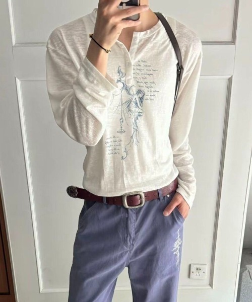 FreeZone(フリーゾーン)の「ゴシックアートプリント ヘンリーネック シアーロング T(Tシャツ/カットソー・メンズ・ホワイト/ブラック・F)」の20枚目の写真