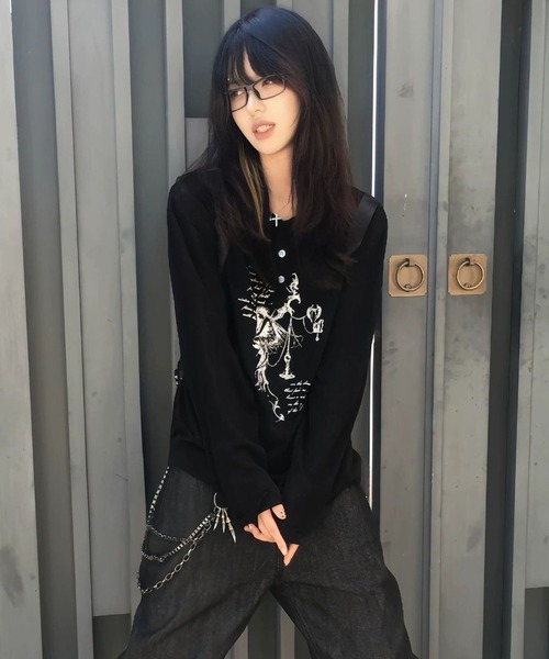 FreeZone(フリーゾーン)の「ゴシックアートプリント ヘンリーネック シアーロング T(Tシャツ/カットソー・メンズ・ホワイト/ブラック・F)」の5枚目の写真