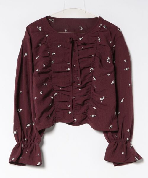 LOWRYS FARM(ローリーズファーム)の「シャーリングシシュウブラウス シャーリングシシュウブラウス(シャツ/ブラウス・レディース・ホワイト/ブラック/エンジ/ボルドー・FREE)」の3枚目の写真