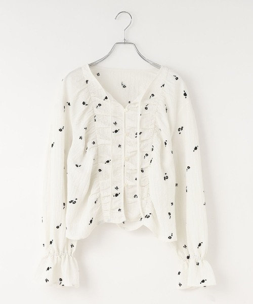 LOWRYS FARM(ローリーズファーム)の「シャーリングシシュウブラウス シャーリングシシュウブラウス(シャツ/ブラウス・レディース・ホワイト/ブラック/エンジ/ボルドー・FREE)」の12枚目の写真