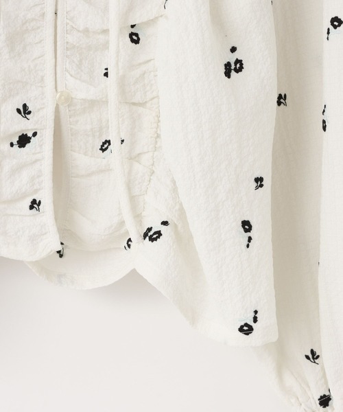 LOWRYS FARM(ローリーズファーム)の「シャーリングシシュウブラウス シャーリングシシュウブラウス(シャツ/ブラウス・レディース・ホワイト/ブラック/エンジ/ボルドー・FREE)」の15枚目の写真