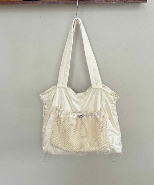 TONE SELECT GOODS(トーンセレクトグッズ)の「Liaa/ドローストリング メッシュポケット トートバッグ A18855(トートバッグ・レディース・ブルー/ブラック/ホワイト・FREE)」の1枚目の写真