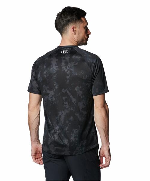 UNDER ARMOUR（アンダーアーマー）の「UAテック ABCカモ ショートスリーブTシャツ（トレーニング/メンズ）（Tシャツ/カットソー・メンズ・ブラック・XL/L/S/3XL/M/2XL）」の2枚目の写真