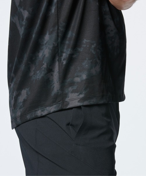 UNDER ARMOUR（アンダーアーマー）の「UAテック ABCカモ ショートスリーブTシャツ（トレーニング/メンズ）（Tシャツ/カットソー・メンズ・ブラック・XL/L/S/3XL/M/2XL）」の6枚目の写真