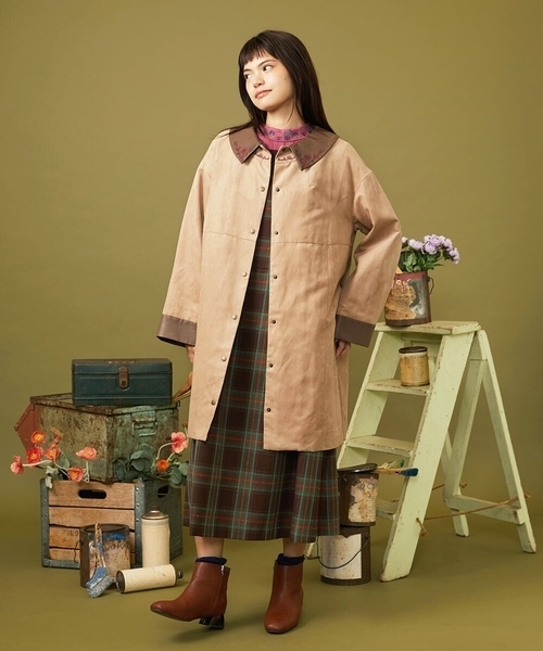 Jocomomola(ホコモモラ)の「レーヨンベアフライス フラワー刺繍ハイネックカットソー(Tシャツ/カットソー・レディース・アイボリー/ブラック/ピンク/ブルー・40)」の7枚目の写真
