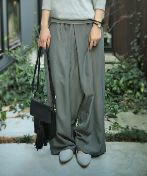 antiqua（アンティカ）の「クロスサルエルワイドパンツ（その他パンツ・レディース・グレー/ブラック/カーキ・M）」の3枚目の写真