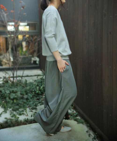 antiqua（アンティカ）の「クロスサルエルワイドパンツ（その他パンツ・レディース・グレー/ブラック/カーキ・M）」の17枚目の写真