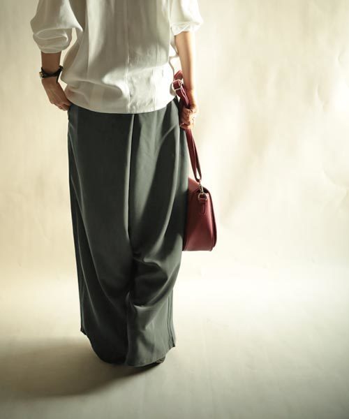 antiqua（アンティカ）の「クロスサルエルワイドパンツ（その他パンツ・レディース・グレー/ブラック/カーキ・M）」の19枚目の写真