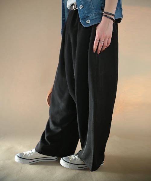 antiqua（アンティカ）の「クロスサルエルワイドパンツ（その他パンツ・レディース・グレー/ブラック/カーキ・M）」の22枚目の写真