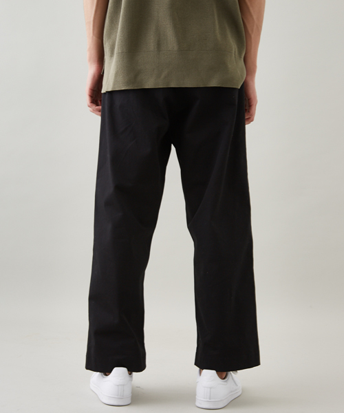 STUDIOUS(ステュディオス)の「コンパクトチノワイドパンツ(チノパンツ・メンズ・ブラック/キャメル/オフホワイト・1/3/2)」の7枚目の写真