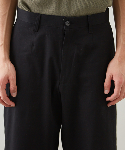 STUDIOUS(ステュディオス)の「コンパクトチノワイドパンツ(チノパンツ・メンズ・ブラック/キャメル/オフホワイト・1/3/2)」の8枚目の写真