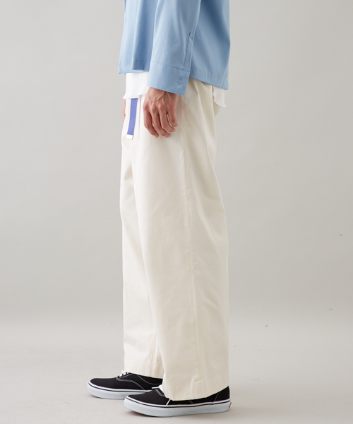 STUDIOUS(ステュディオス)の「コンパクトチノワイドパンツ(チノパンツ・メンズ・ブラック/キャメル/オフホワイト・1/3/2)」の15枚目の写真