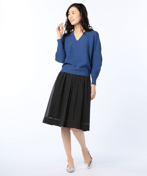 NOLLEY’S（ノーリーズ）の「12GホールガーメントVネックプルオーバーニット（ニット/セーター・レディース・オフホワイト/ベージュ/ブルー系その他/ピンク・38）」の6枚目の写真