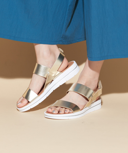 Au BANNISTER(オゥバニスター)の「スポーツソールサンダル(サンダル・レディース・ブラック/ホワイト/ゴールド・35/36/37/38/39)」の3枚目の写真