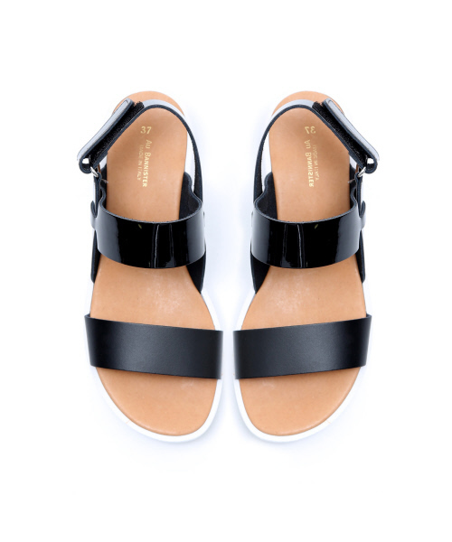 Au BANNISTER(オゥバニスター)の「スポーツソールサンダル(サンダル・レディース・ブラック/ホワイト/ゴールド・35/36/37/38/39)」の2枚目の写真