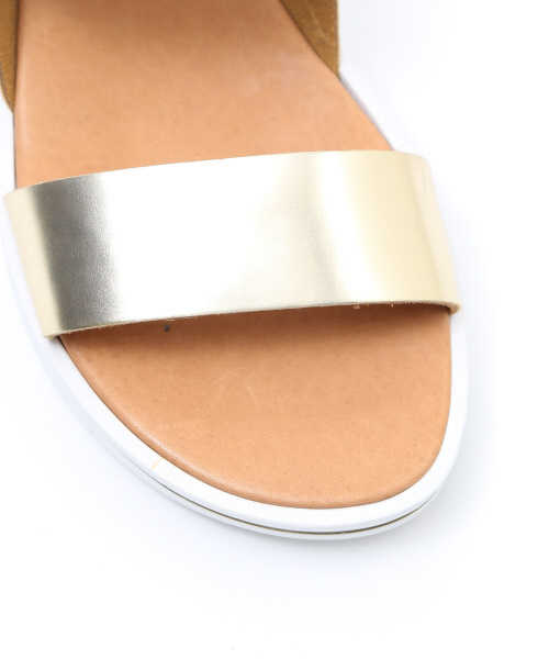 Au BANNISTER(オゥバニスター)の「スポーツソールサンダル(サンダル・レディース・ブラック/ホワイト/ゴールド・35/36/37/38/39)」の12枚目の写真