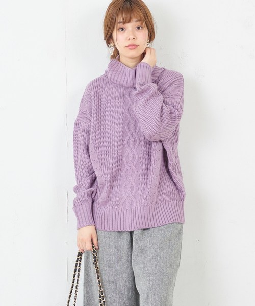 natural couture(ナチュラルクチュール)の「ケーブル編みタートル(ニット/セーター・レディース・ブラック/ベージュ/パープル/オフホワイト/グリーン/ボルドー・FREE)」の20枚目の写真