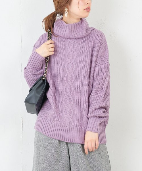 natural couture(ナチュラルクチュール)の「ケーブル編みタートル(ニット/セーター・レディース・ブラック/ベージュ/パープル/オフホワイト/グリーン/ボルドー・FREE)」の21枚目の写真