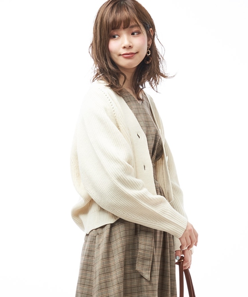 natural couture(ナチュラルクチュール)の「春色アイレットカーディガン(カーディガン/ボレロ・レディース・アイボリー/ベージュ/ネイビー/サックスブルー/ラベンダー/オレンジ・FREE)」の2枚目の写真