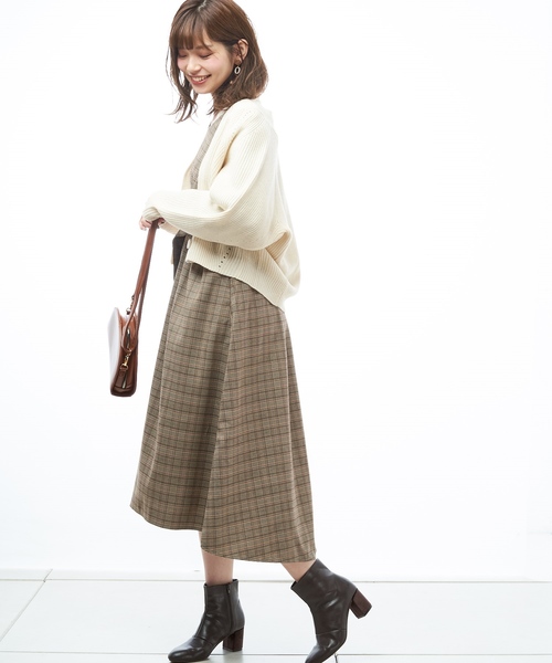 natural couture(ナチュラルクチュール)の「春色アイレットカーディガン(カーディガン/ボレロ・レディース・アイボリー/ベージュ/ネイビー/サックスブルー/ラベンダー/オレンジ・FREE)」の7枚目の写真