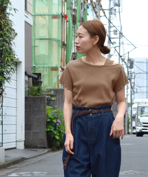 w closet(ダブルクローゼット)の「ワイドリブ半袖オフショルプルオーバー(Tシャツ/カットソー・レディース・モカ/ブラック系その他/グレー系その他/ライトベージュ・FREE)」の21枚目の写真