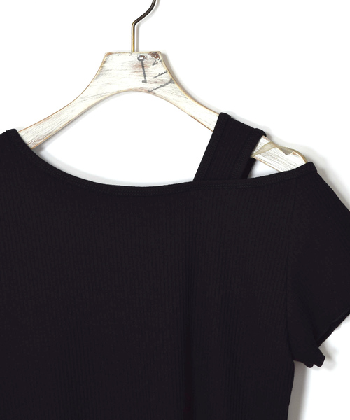 w closet(ダブルクローゼット)の「ワイドリブ半袖オフショルプルオーバー(Tシャツ/カットソー・レディース・モカ/ブラック系その他/グレー系その他/ライトベージュ・FREE)」の16枚目の写真
