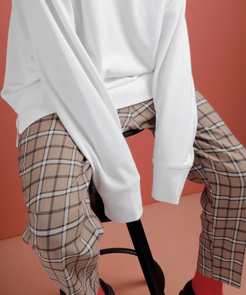 EMMA CLOTHES（エマクローズ）の「ファインコットン ロングリブスリーブ ビッグプルオーバー/クルーネックスウェット（スウェット・メンズ・ホワイト/ベージュ/オレンジ/ブラック・M/L）」の7枚目の写真