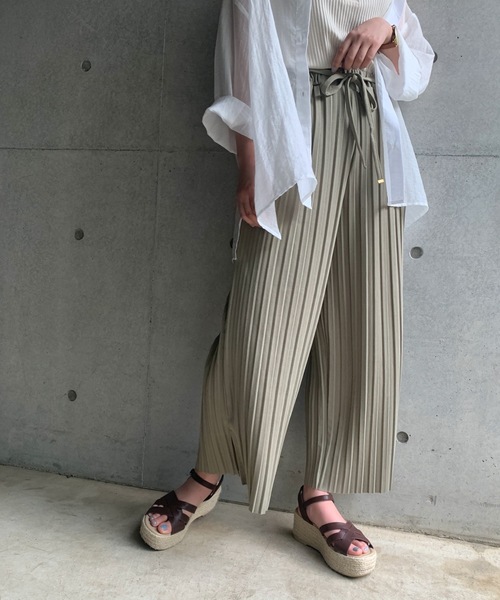 FUN.TRINITY（ファン トリニティー）の「フトプリーツパンツ（その他パンツ・レディース・ブラック/ベージュ/カーキ/ブルー/アイボリー・FREE）」の4枚目の写真