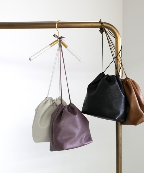 select MOCA（セレクトモカ）の「フェイクレザー巾着バッグ（ショルダーバッグ・レディース・ホワイト/ブラック/ブラウン/パープル・FREE）」の22枚目の写真