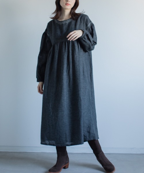 refinedworks(リファインドワークス)の「綿麻起毛刺繍ワンピース(ワンピース・レディース・チャコールグレー/ベージュ・M-L)」の22枚目の写真