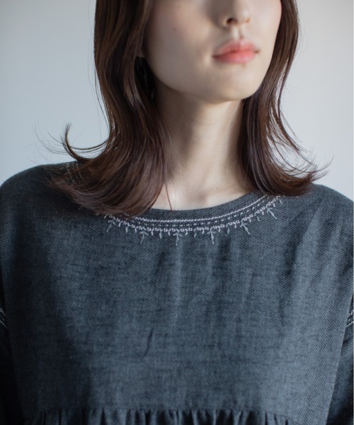 refinedworks(リファインドワークス)の「綿麻起毛刺繍ワンピース(ワンピース・レディース・チャコールグレー/ベージュ・M-L)」の12枚目の写真