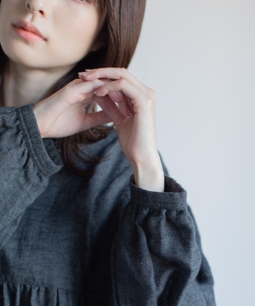 refinedworks(リファインドワークス)の「綿麻起毛刺繍ワンピース(ワンピース・レディース・チャコールグレー/ベージュ・M-L)」の18枚目の写真