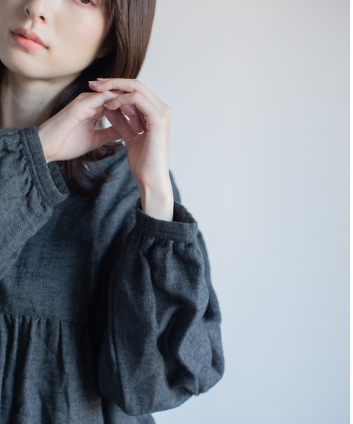 refinedworks(リファインドワークス)の「綿麻起毛刺繍ワンピース(ワンピース・レディース・チャコールグレー/ベージュ・M-L)」の21枚目の写真