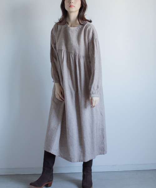 refinedworks(リファインドワークス)の「綿麻起毛刺繍ワンピース(ワンピース・レディース・チャコールグレー/ベージュ・M-L)」の19枚目の写真