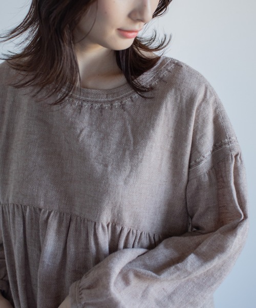 refinedworks(リファインドワークス)の「綿麻起毛刺繍ワンピース(ワンピース・レディース・チャコールグレー/ベージュ・M-L)」の4枚目の写真