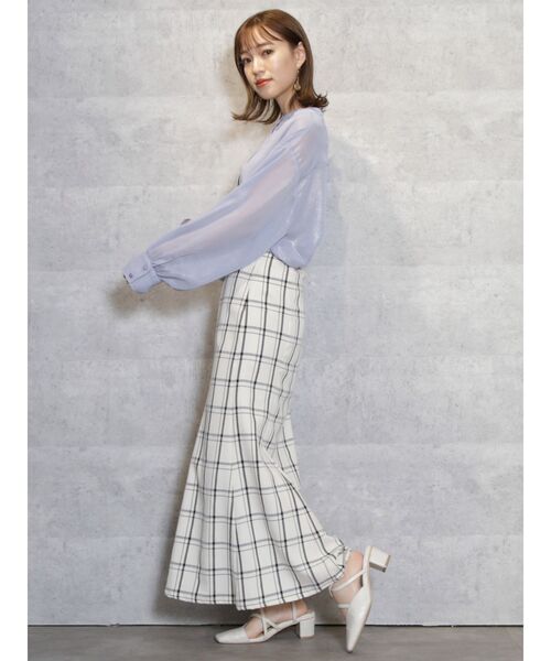 dazzlin（ダズリン）の「グロッシースタンドカラーロングシャツ（シャツ/ブラウス・レディース・ピンク/オフホワイト/ブルー・FREE）」の9枚目の写真