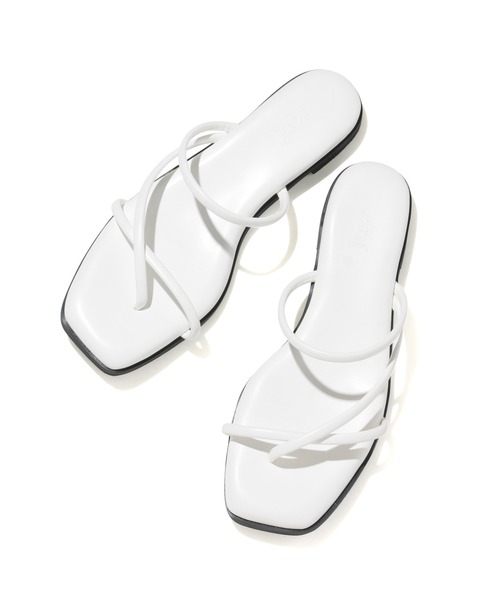 Juze（ジュゼ）の「ナロートングフラットサンダル（サンダル・レディース・ホワイト/ブラック/ゴールド/ベージュ系その他2・LL/SS/S/M/L）」の12枚目の写真