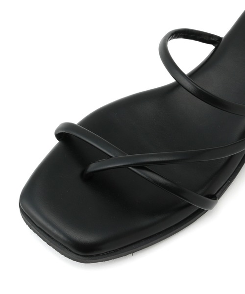 Juze（ジュゼ）の「ナロートングフラットサンダル（サンダル・レディース・ホワイト/ブラック/ゴールド/ベージュ系その他2・LL/SS/S/M/L）」の11枚目の写真